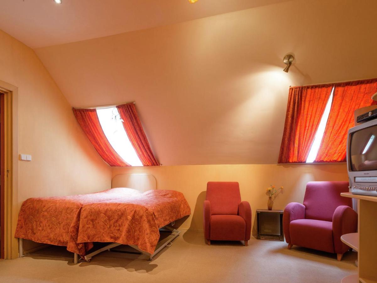 Quietly Located Farmhouse With Sauna And Hot Tub Balkbrug ภายนอก รูปภาพ