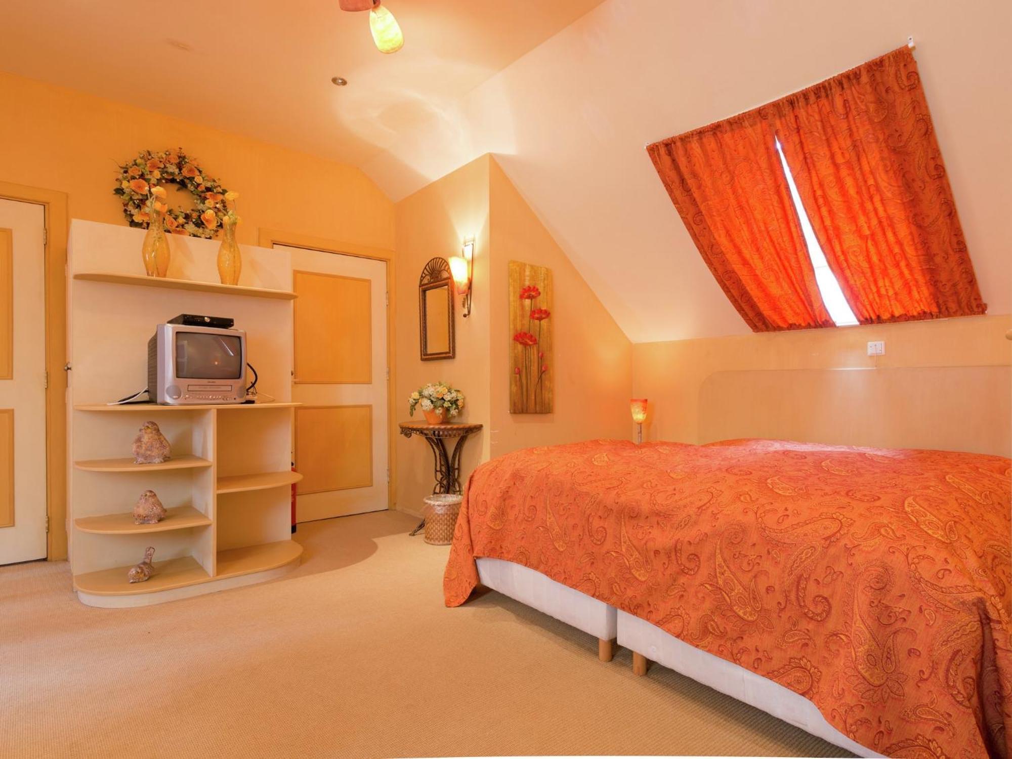 Quietly Located Farmhouse With Sauna And Hot Tub Balkbrug ภายนอก รูปภาพ